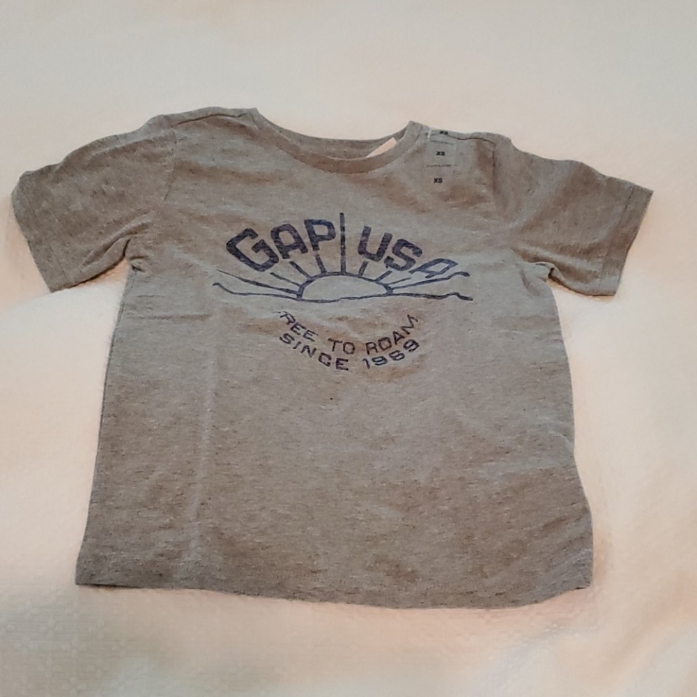 Boys size 4-5 tee GAP